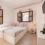 Apartment Traditional Lindian