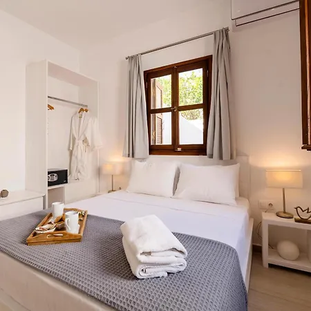 Traditional Lindian דירה