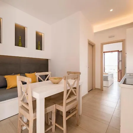 Traditional Lindian * Líndos